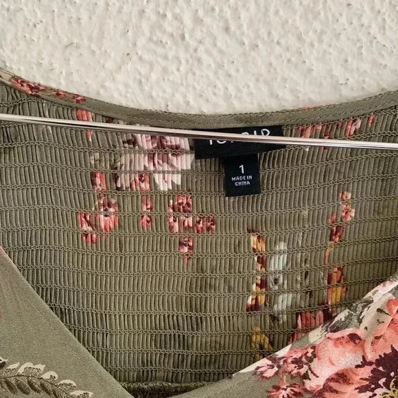 Torrid Olive Floral Top - Picture 4 of 6